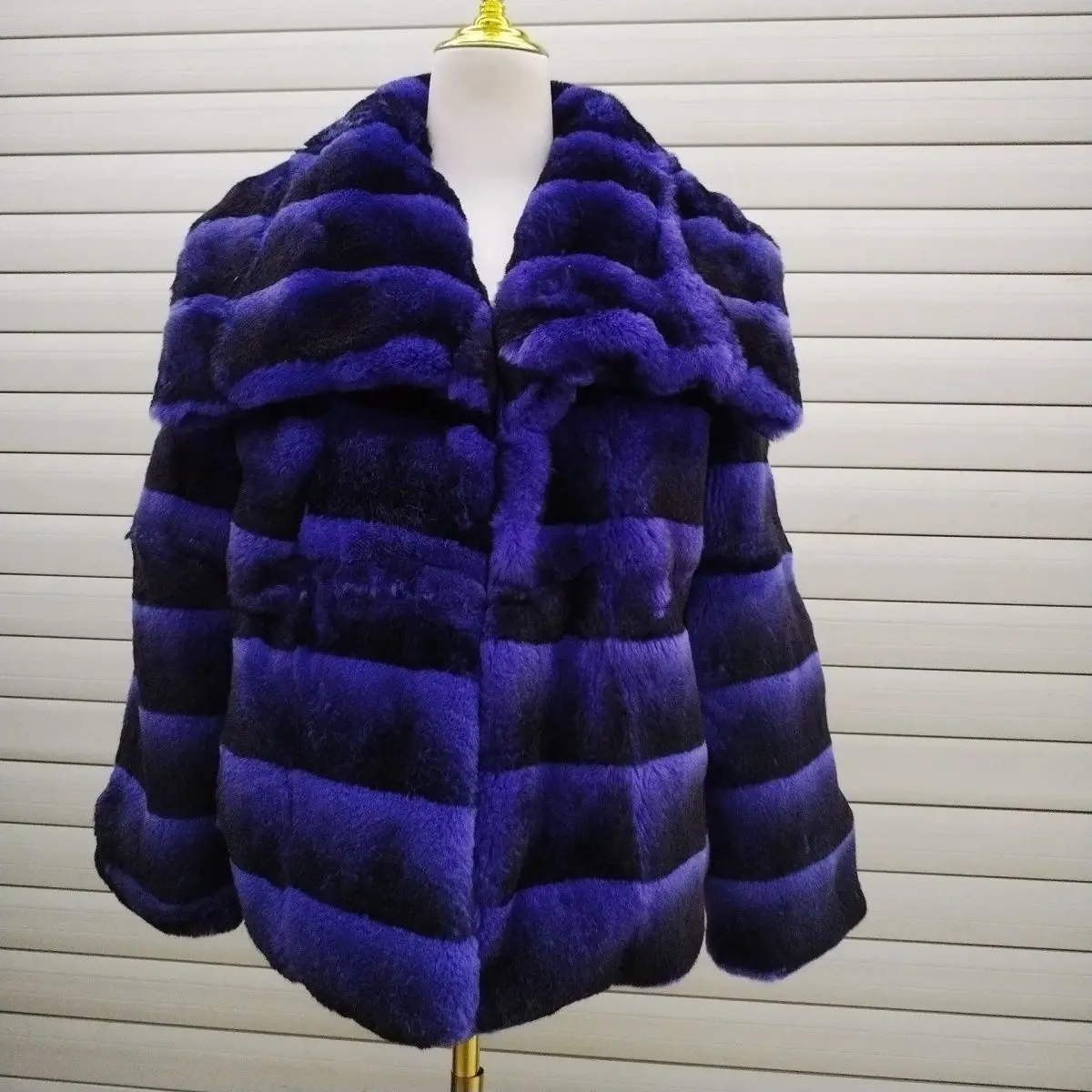 

Hot-selling new winter rex rabbit fur high-end fashion warm and stylish women's short fur jacket can be customized