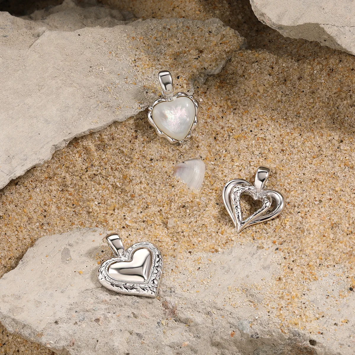 F.I.N.S New S925 Sterling Silver Hollow Heart-Shaped Shell Pendant Love Heart Design DIY Charms Fashion Fine Jewelry Accessories