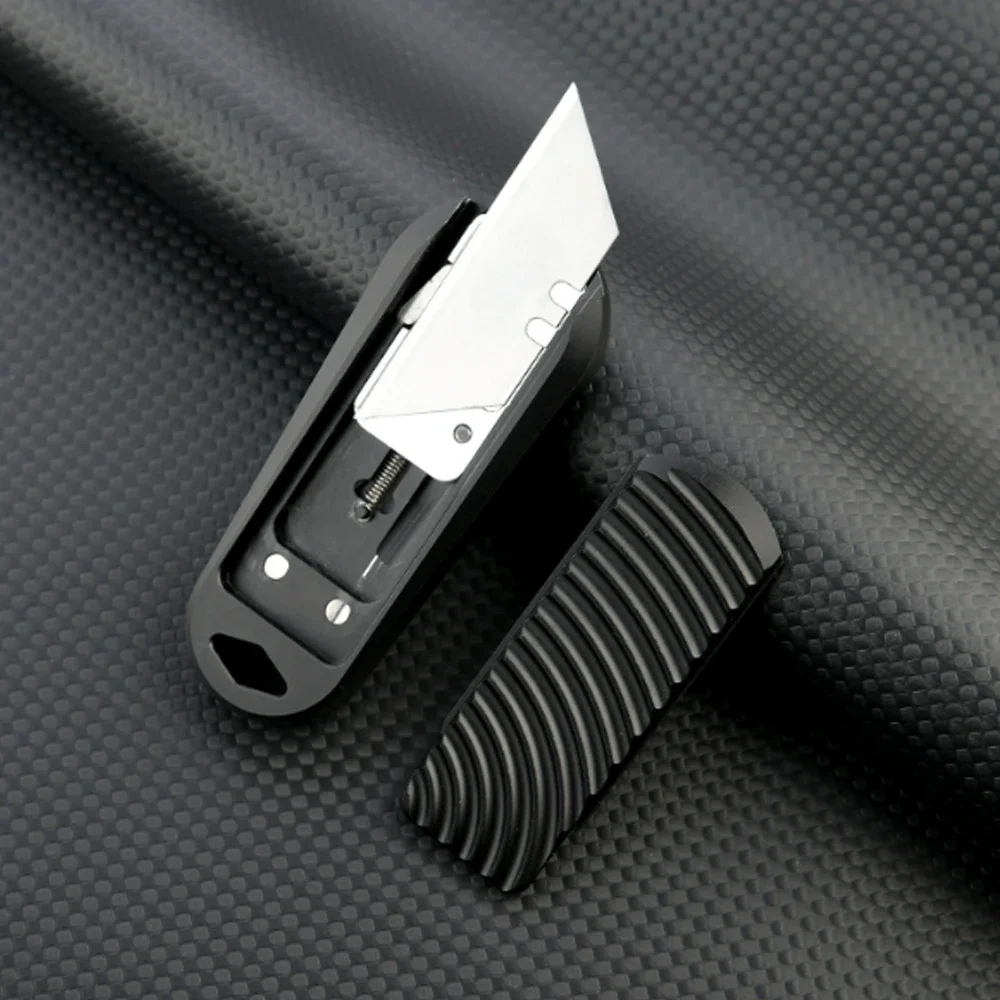 Aluminium Mini-EDC-Schneidemaschine mit austauschbarer Klinge, praktisches Taschenmesser, tragbares Auspackmesser, DIY-Bastelwerkzeug. – Detail 7