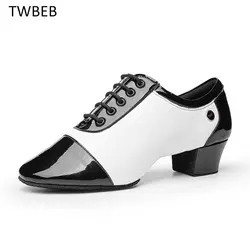 Vendi bene Scarpe da ballo professionali da uomo di nuovo stile Scarpe da ballo da uomo moderne per interni da tango latino nero bianco