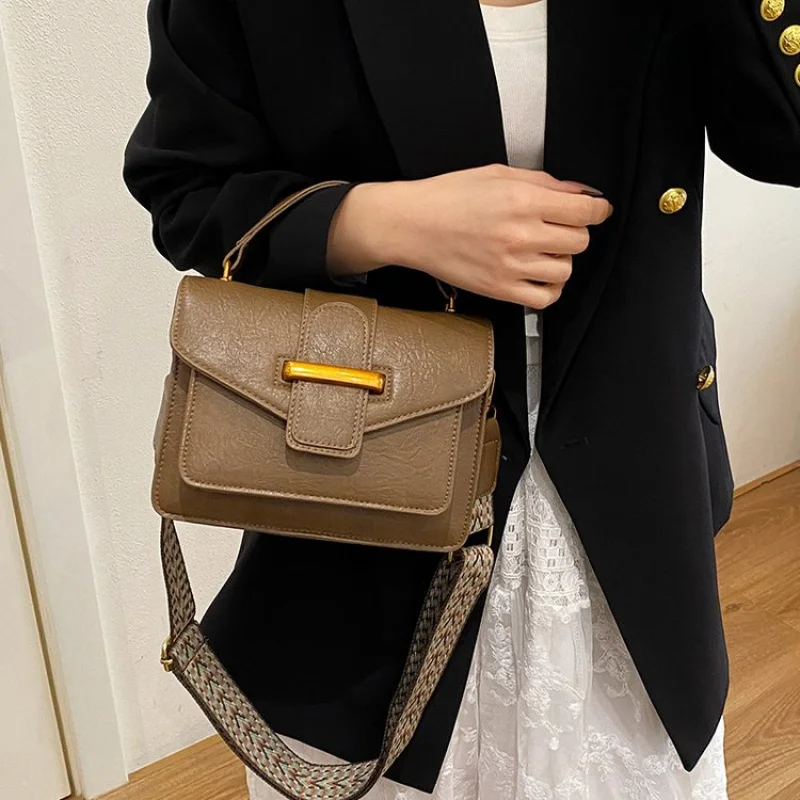 

Simple Vintage Leather Handbag With Crossbody Option - Minimalist Solid Color Design, Fashionable And Functional