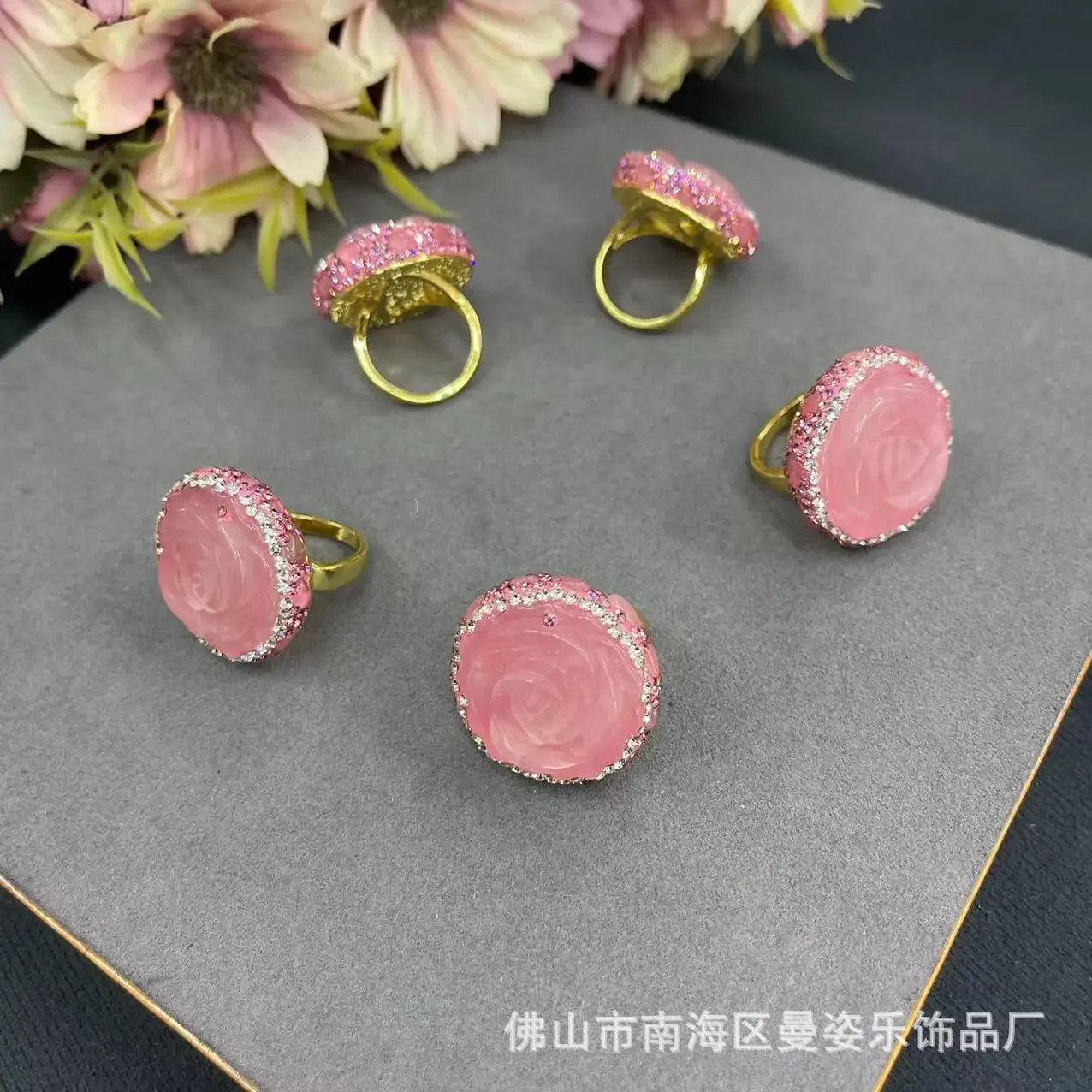 Natural powder spar hand-carved rose live color retention ring, high quality natural stone vintage jewelry