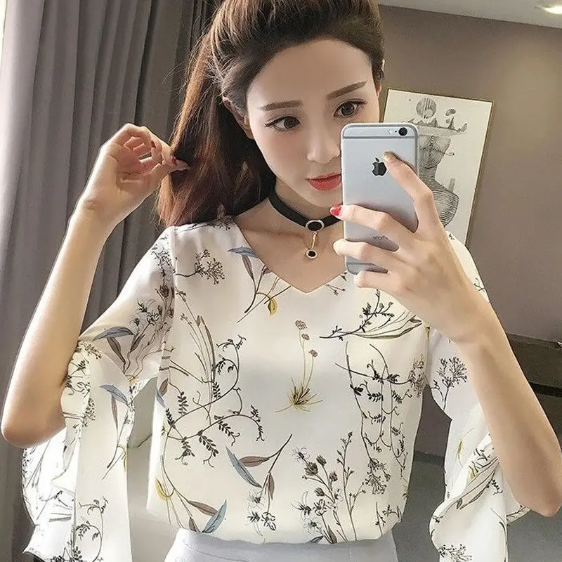 Women Summer Fashion Loose Little Fresh Floral Large Size V-neck Short Sleeve Chiffon Shirt Women Clothes Casual All-match Tops