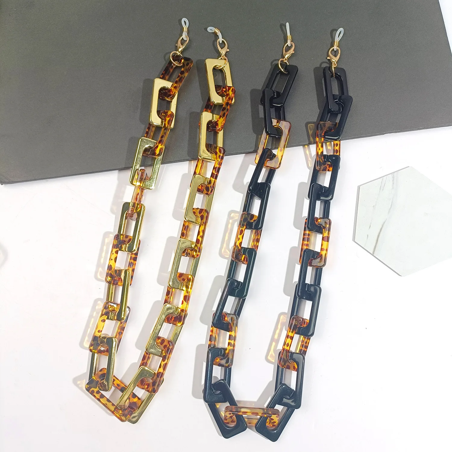 

OLLYMURS Jewelry Square Trend Leopard Print Acrylic Cross Chain Lanyard Mask Chain Glasses Chain Lanyard Personalized Necklace