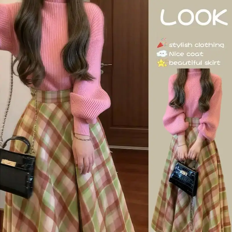 

Модный антивозрастной свитер и юбка в клетку: женский осенне-зимний комплект из двух предметов во французском стиле с полосатым узором, универсальный крой