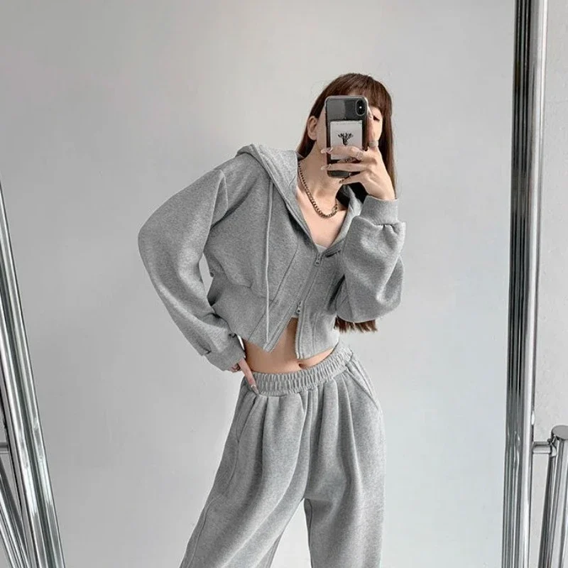 フルジップアップ ルーズフィット レディース パーカー エッセンシャル Y2K ヴィンテージ 若々しい服 エモ 長袖 デザイナー レディース フーディー スウェットシャツ