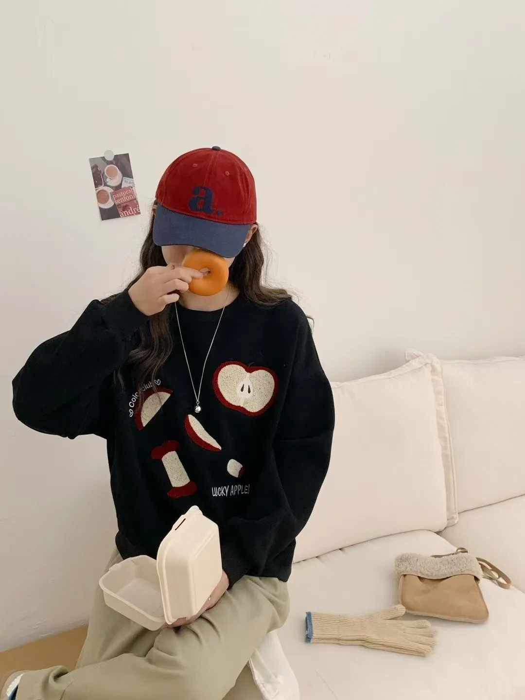 เสื้อสเวตเชิ้ตผู้หญิงผ้าฝ้ายคอลเลคชั่นฤดูใบไม้ร่วงปี 2025 ใหม่ล่าสุด คอกลม แขนยาว ลายพิมพ์ตัดต่อ สไตล์โมริเกิร์ล แนวพรีปปี้ ทรงหลวม ผ้าฟลีซ รุ่น C5O854CC