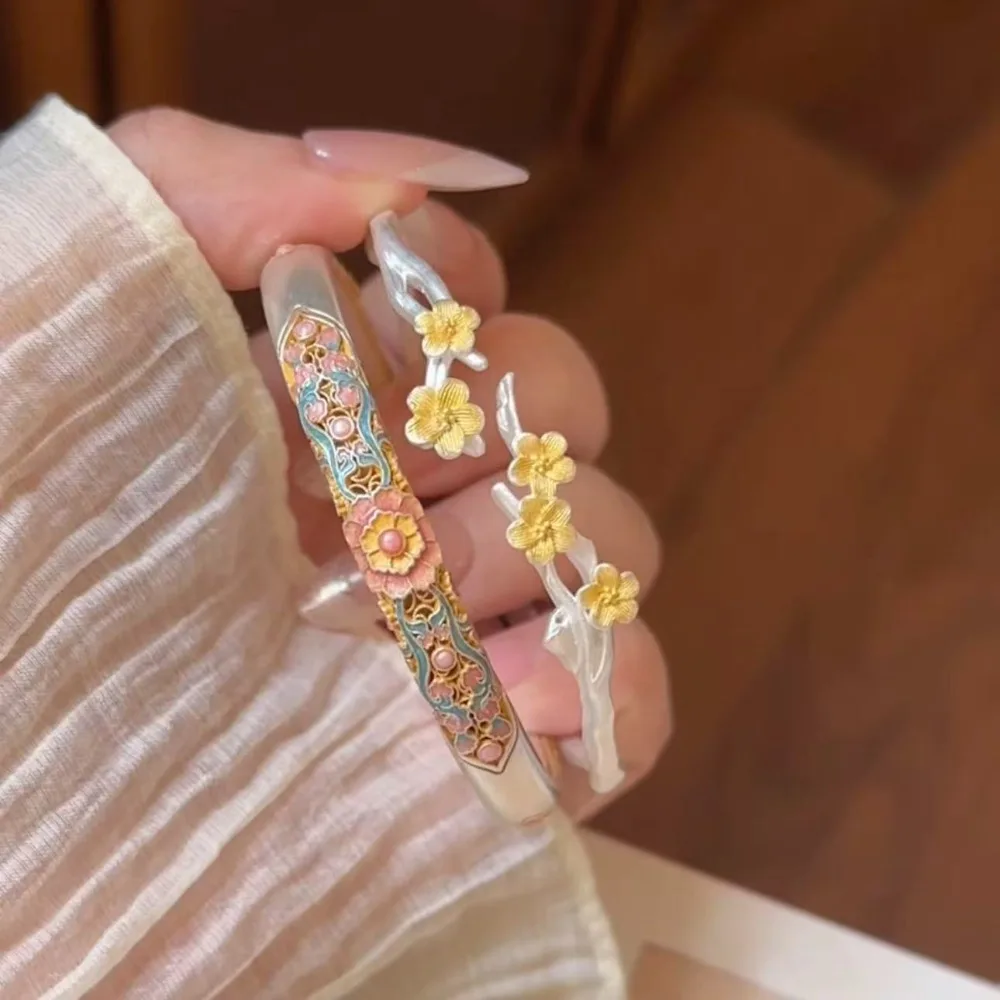 

Ethnic Chinese Cherry Blossoms Flower Cuff Bracelets for Women Silver-plated Gilded Retro Court Style Luxury Jewelry Bangle Gift