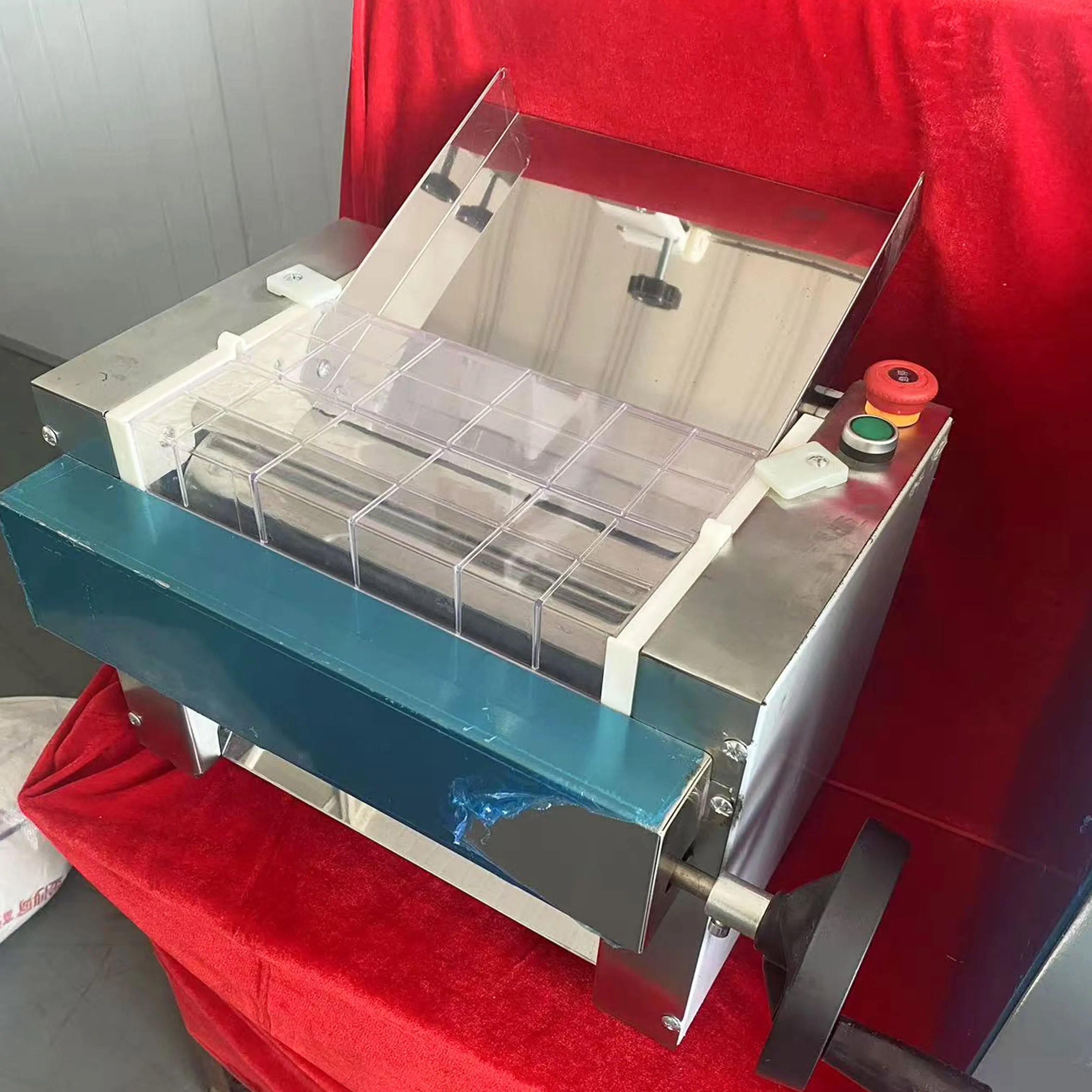

DT- 300 Type Dough Roller Sheeter Kneader Pizza Press Other Food Machinery Automatic Rolling Bread Pastry Dough Kneading Machine