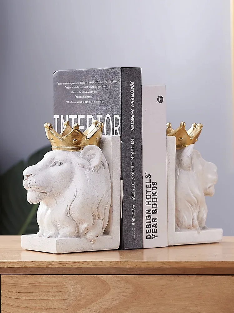 

Lion King Nordic Office Bookend Creative Ornament Book Stand Living Room Study TV Wine Cabinet Light Luxury Decoration