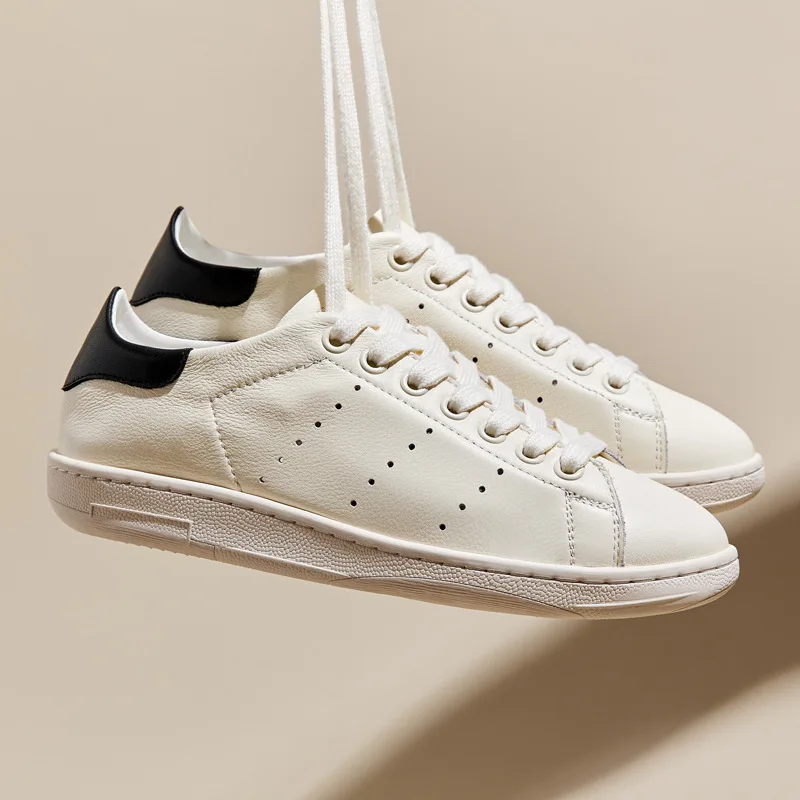 

Top Layer Cowhide White Shoes Spring and Autumn Anti Slip Flat Bottomed Shoes Women Couple Breathable Sports and Leisure Style