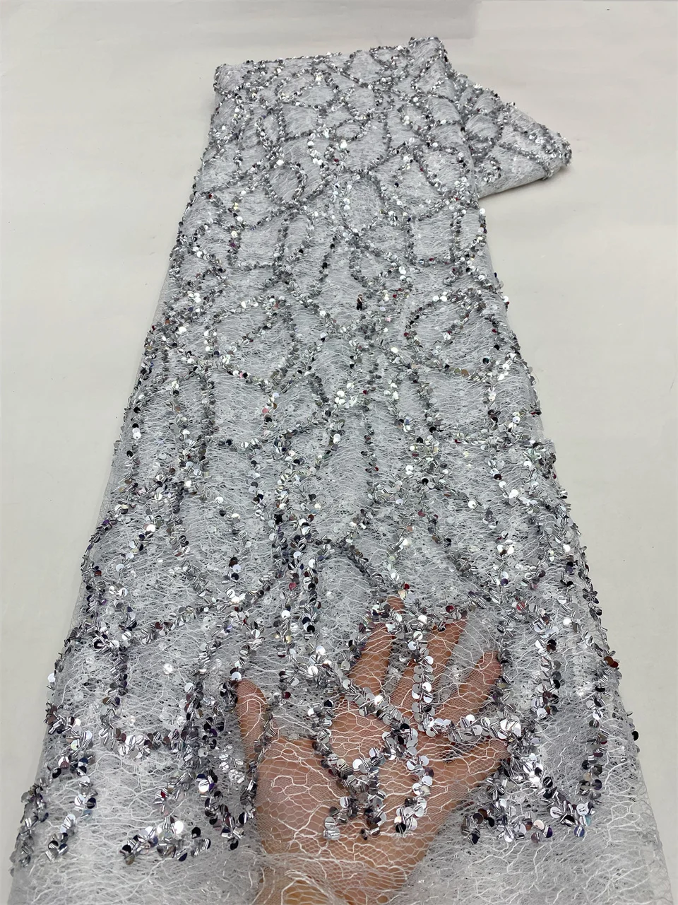 

Нигерийская африканская кружевная ткань с бусинами 2026: Высококачественная африканская французская кружевная ткань с вышивкой пайетками для свадебных платьев VXZ6436