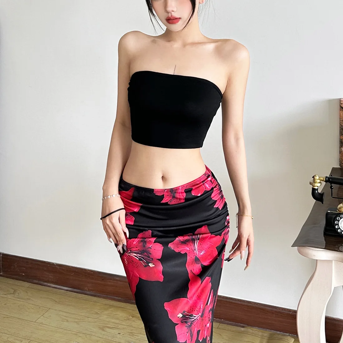 2025 New Spice Girl Slim Temperament Versatile Tube Top High Waist Printed Skirt Women Cw79033