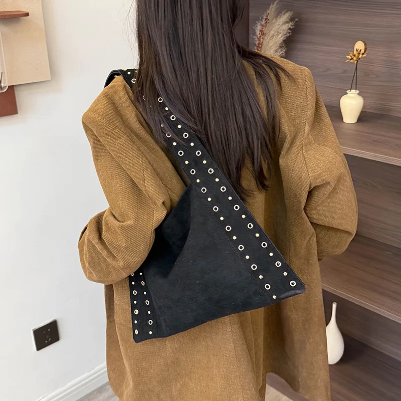 

2025 Studded Shoulder Bag, Women's Underarm Tote Purse, Casual Commuter Crossbody, Minimalist Day to Night Bag, Textured Sling