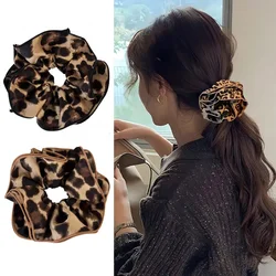 Fasce elastiche per capelli con stampa leopardata per donna Scrunchies vintage Cravatte per capelli Accessori per capelli per ragazze Elastici per coda di cavallo