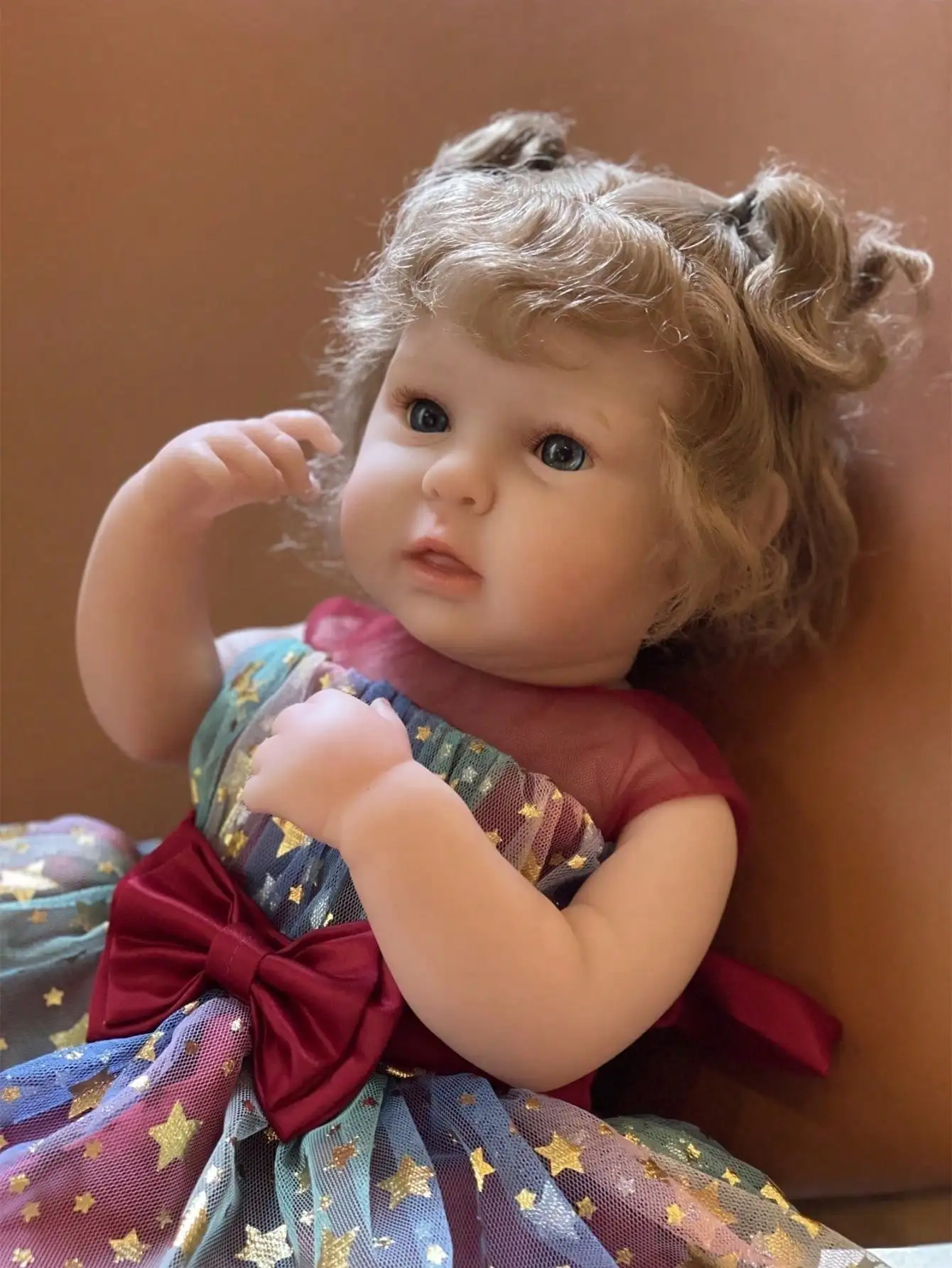 Saskia 18,9-inch knuffelbare herboren pop met geworteld haar - levensechte handgeschilderde replica voor pasgeboren meisje. Volledig vinyl lichaam meisje