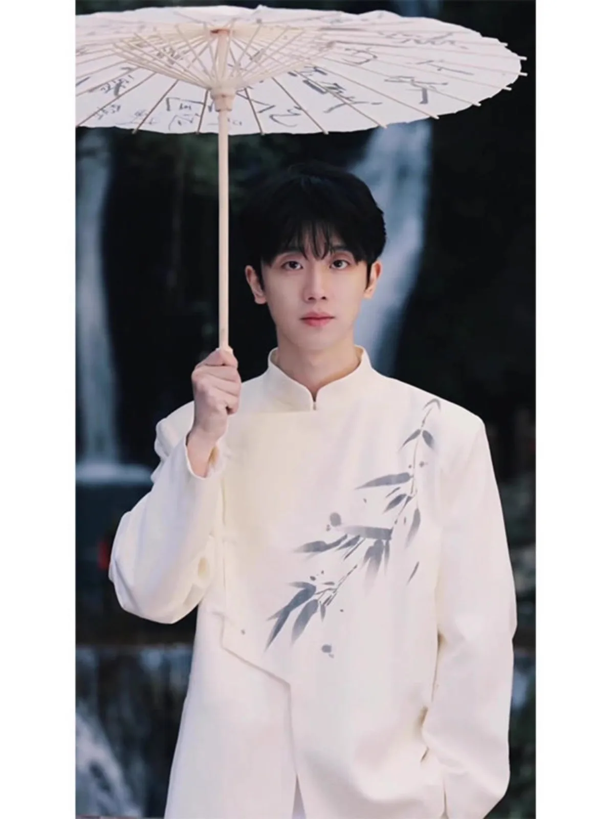 

Новый мужской костюм в китайском стиле с белыми подплечниками, свадебный наряд, повседневное пальто в западном стиле, стандартный крой, весенний молодежный тренд, однобортный