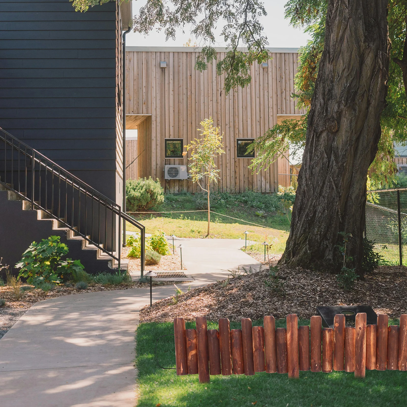 

Durable Wooden Garden Fence Rustic Decorative Landscape Border Edging Flower Bed Patio Fence Yard Gardening Outdoor Fencing