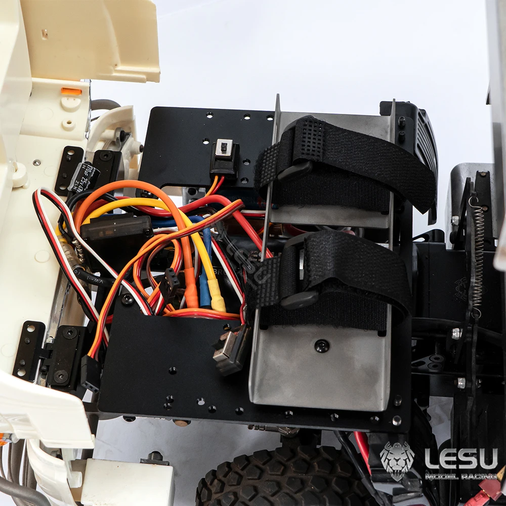 Placa de segundo andar com caixa de bateria 700-D1-T CNC atualização para 1/14 Tamiya RC SCANIA Man Lesu Trailer Tipper modelo peças DIY