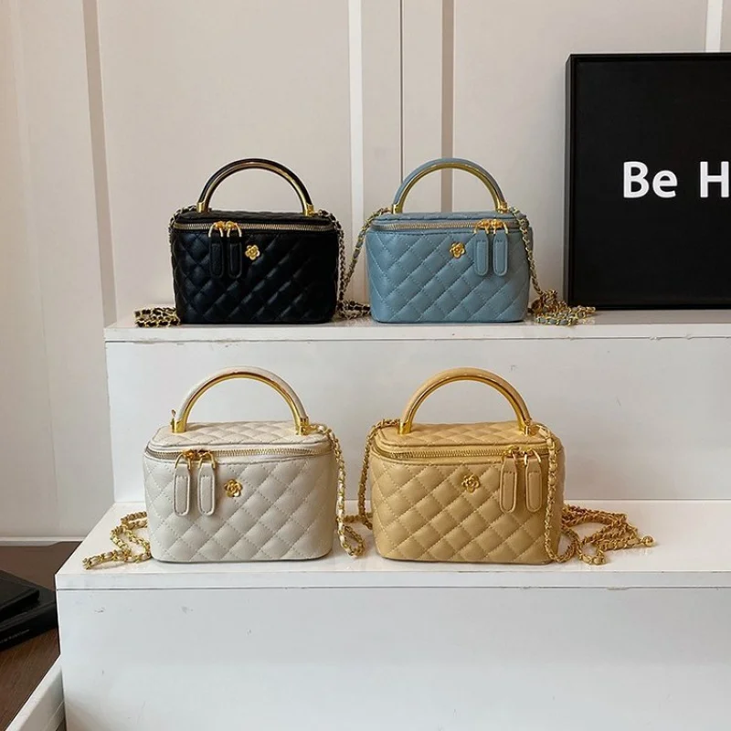 

Trendy Paris Designer Clutch Bag Minimalist Vintage Leather Crossbody Messenger With Large Capacity