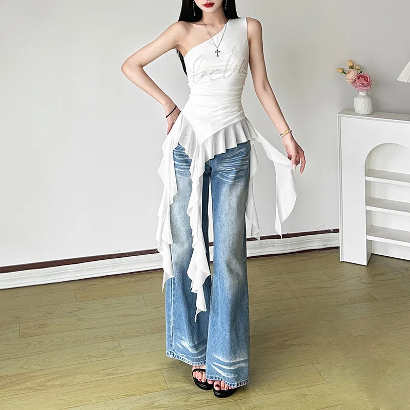 2025 moda de verano ropa de mujer nuevo estilo hombro inclinado adelgazante letra caliente diamante Irregular camiseta sin mangas para mujer