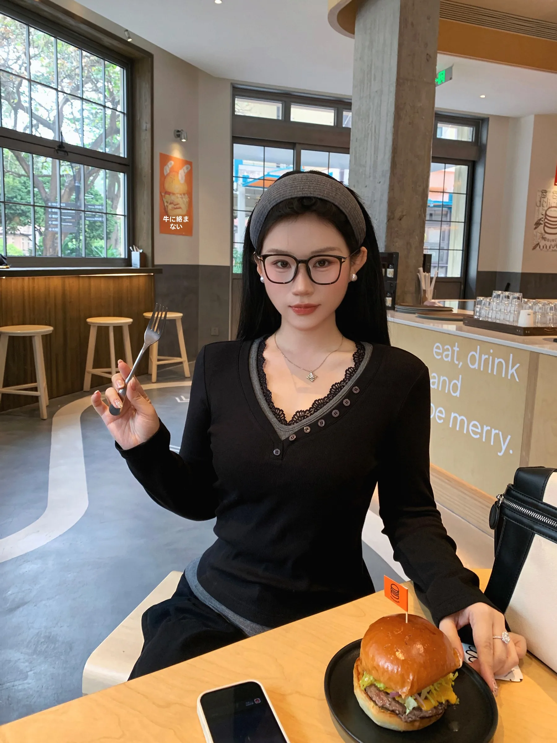 

Весенний вязаный женский топ с длинным рукавом, V-образным вырезом и кружевными вставками, мягкий, в корейском стиле, облегающий, для ношения под одеждой