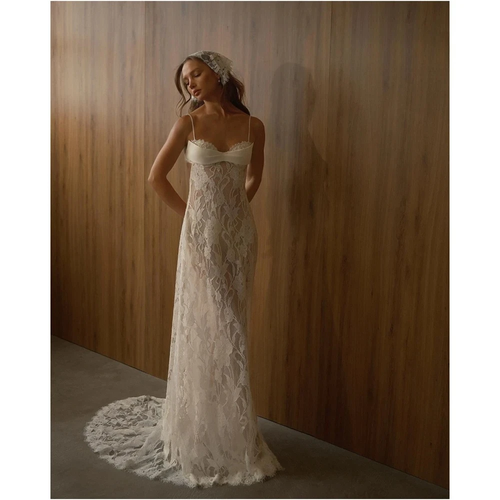 Customized Graceful Sleeveless Floral Embroidery Lace Wedding Dress A-Line Floor-Length Backless Spaghetti Strap Bridal Gowns