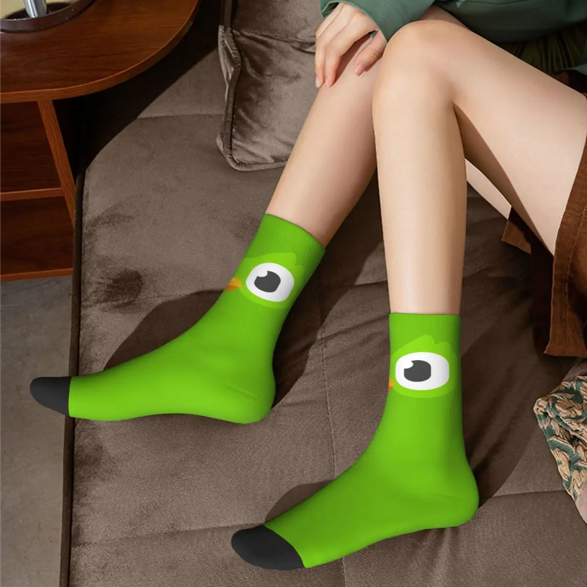 Retro Duolingo Face Basketball Socks Cartoon Polyester Middle Tube Socks for Unisex