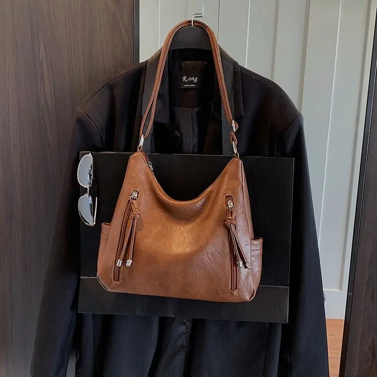 

2026 New Women's Large Capacity Tote Bag, Textured Niche Commuter Shoulder & Crossbody Bag