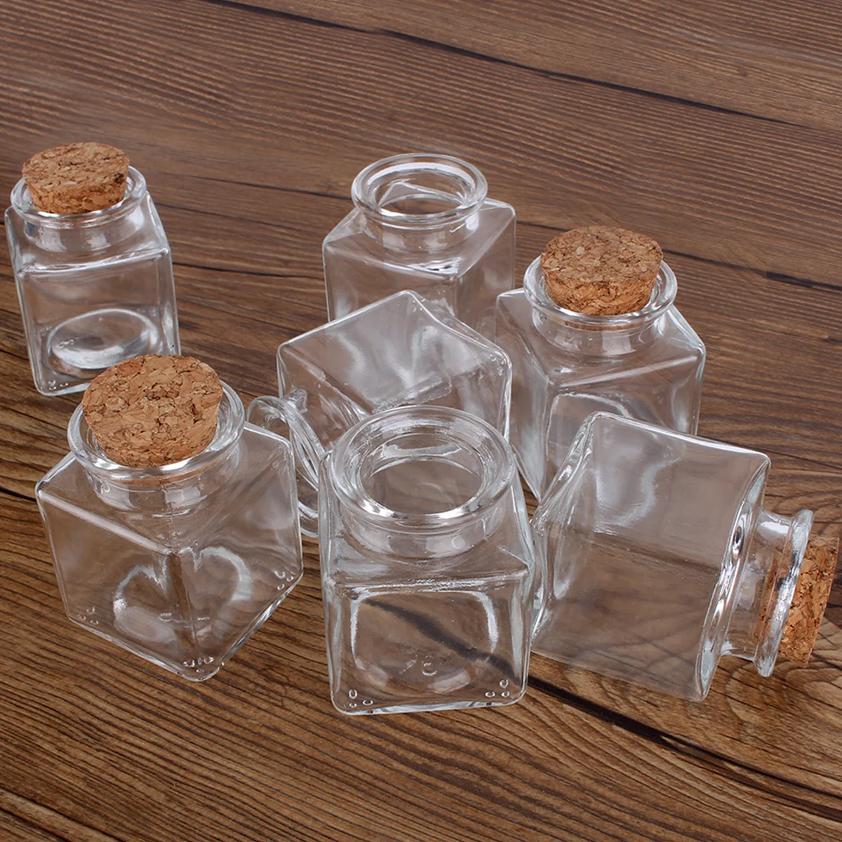 2 Pieces 50ml Transparent Square Glass Bottles with Cork Stopper Empty Spice Jars for Art Crafts Wedding Favors