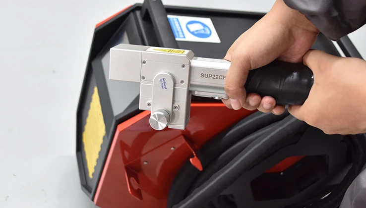 High quality High Speed Excellent 1000w 1500w Portable Laser Cleaning Machine for Rust Removal Automotive Oil Pollution