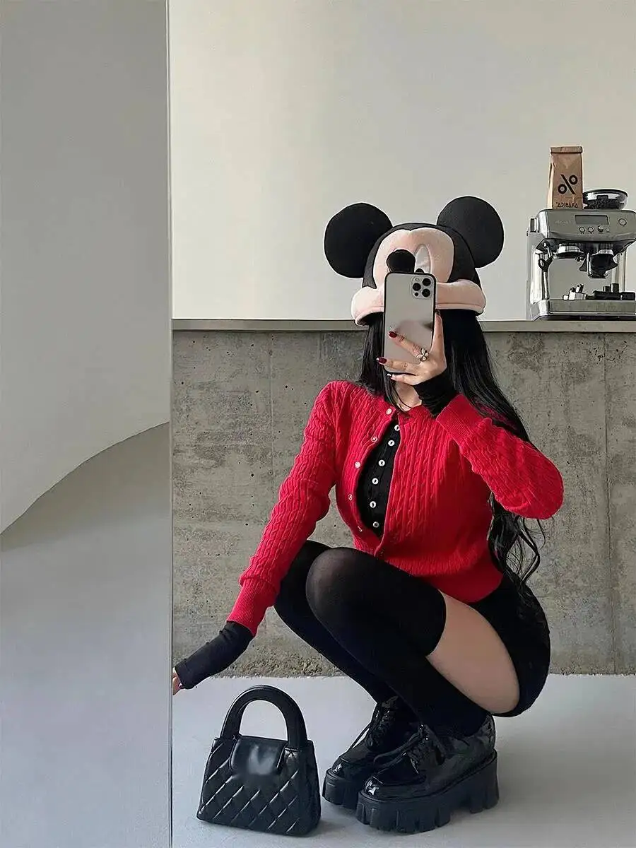 ラウンドネックシングルスリムドウツイストニットセーターカーディガン女性ファッション甘い女性トップス 2025 新しい春韓国 PAF0