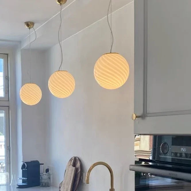 Win Way Lollipop فقاعة ملونة زجاج إبداعي قلادة ضوء القرون الوسطى كريم مطعم غرفة نوم غرفة الأطفال ضوء بريق