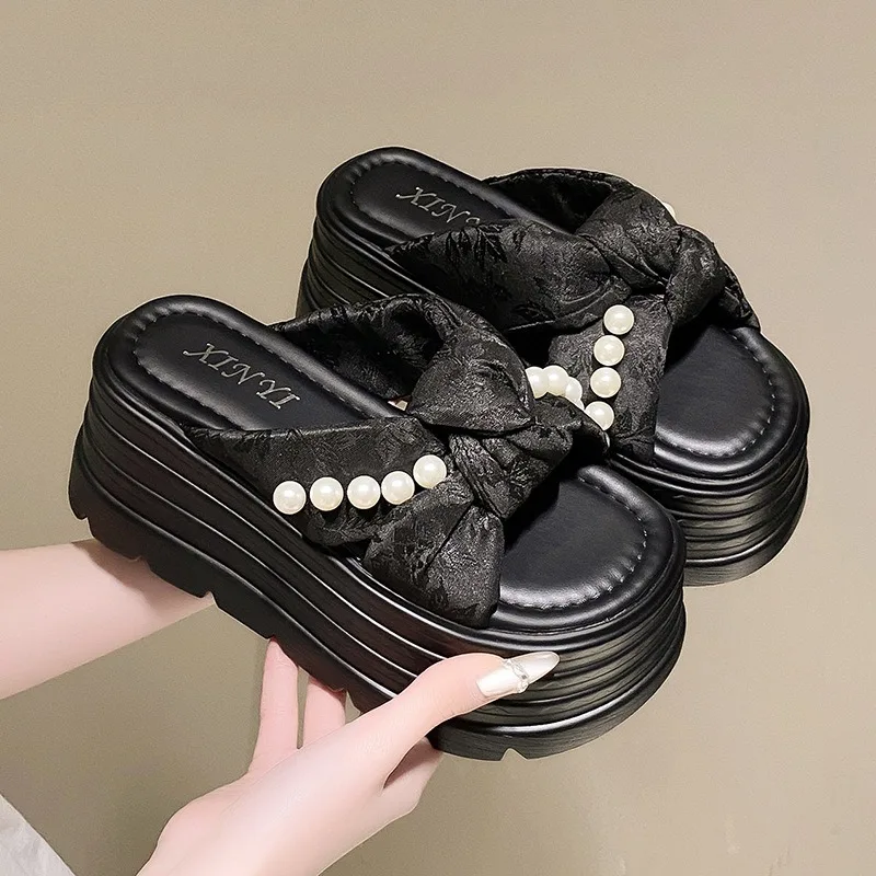 

Women's Thick Bottom Sandals Luxury Pearl Decoration Slippers 2025 Summer New Casual Beach Slippers for Women Platform Slippers