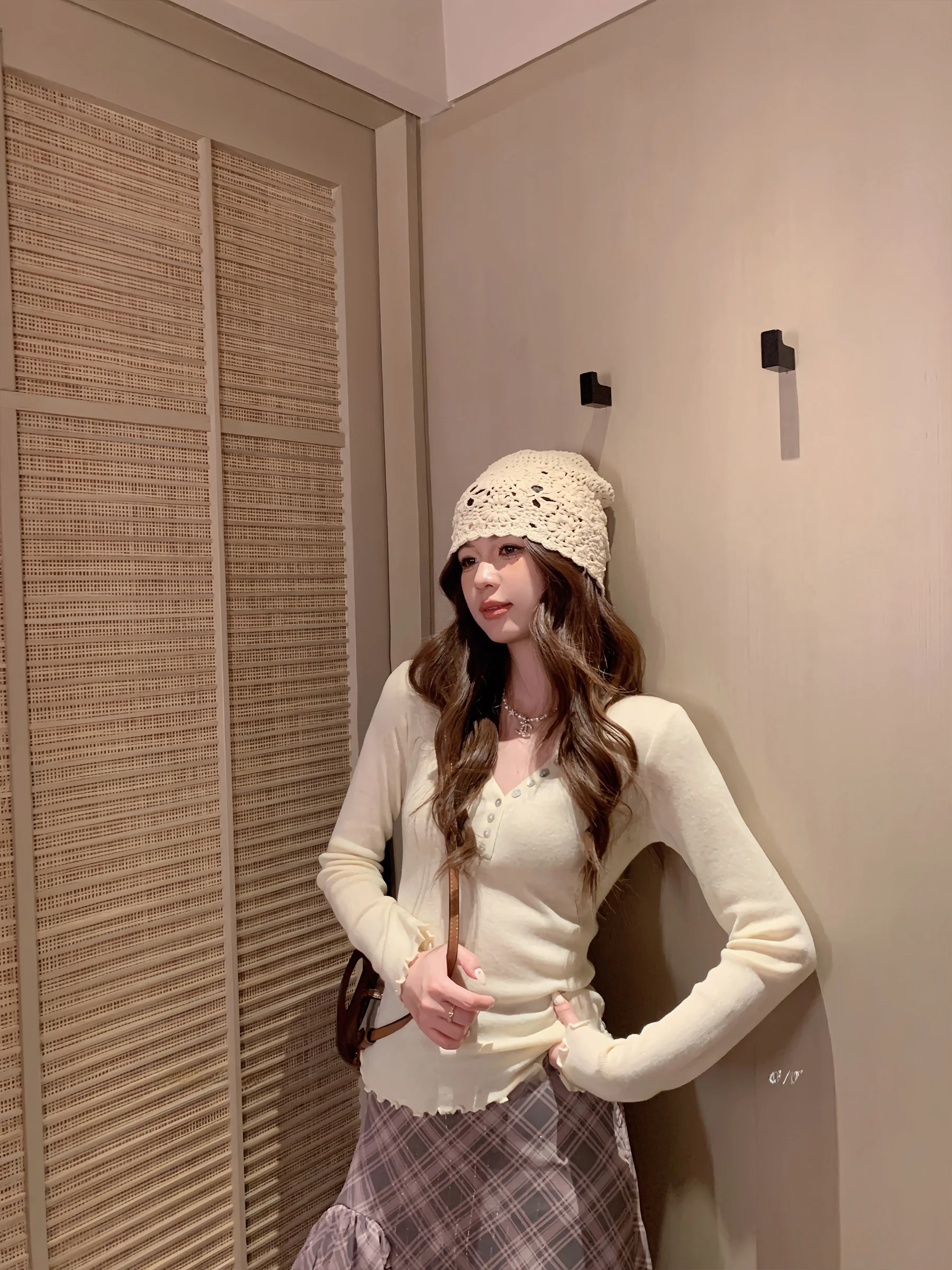 

Sam Seoi Spring Korean Sle V-Ne Knitwear Women's Slim Fit Versatile Long Sve irt Casual French Sle Striped Pattern