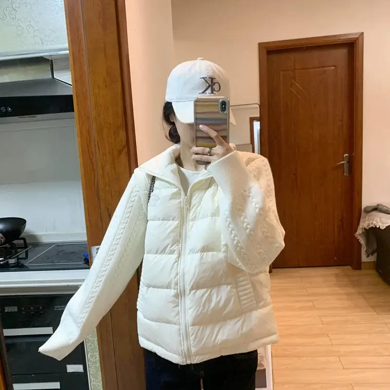 

2025 зимняя женская корейская теплая и толстая атмосферная дизайнерская маленькая модная хлопковая куртка с нежным ветром и воротником-стойкой