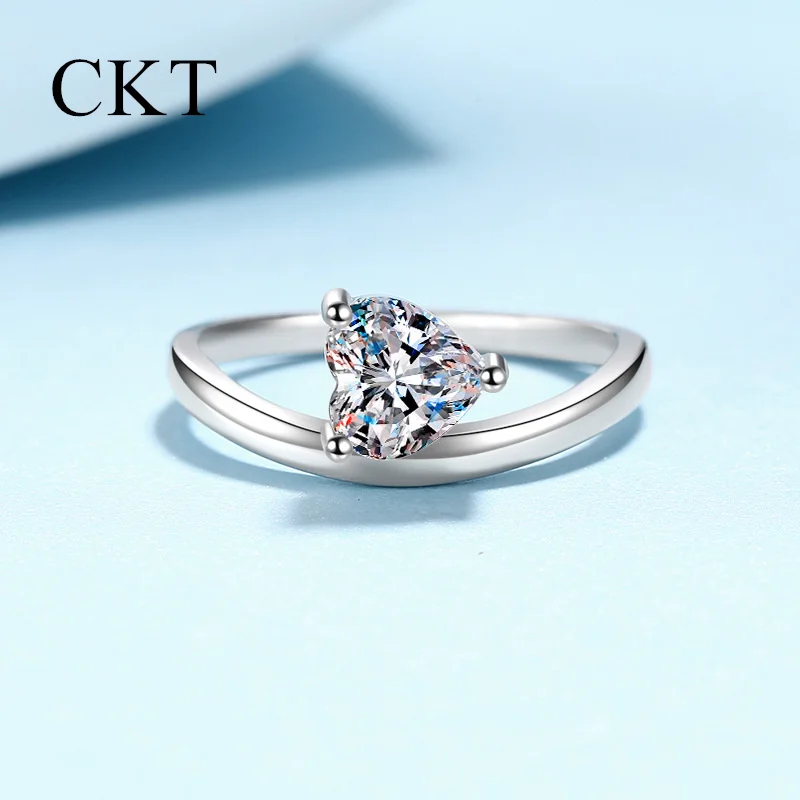 Luxury Platinum Pt950 Sweet Style Gift for Girlfriend 1 Carat Love Moissanite Ring Band Sparkling Diamond Fine Jewelry