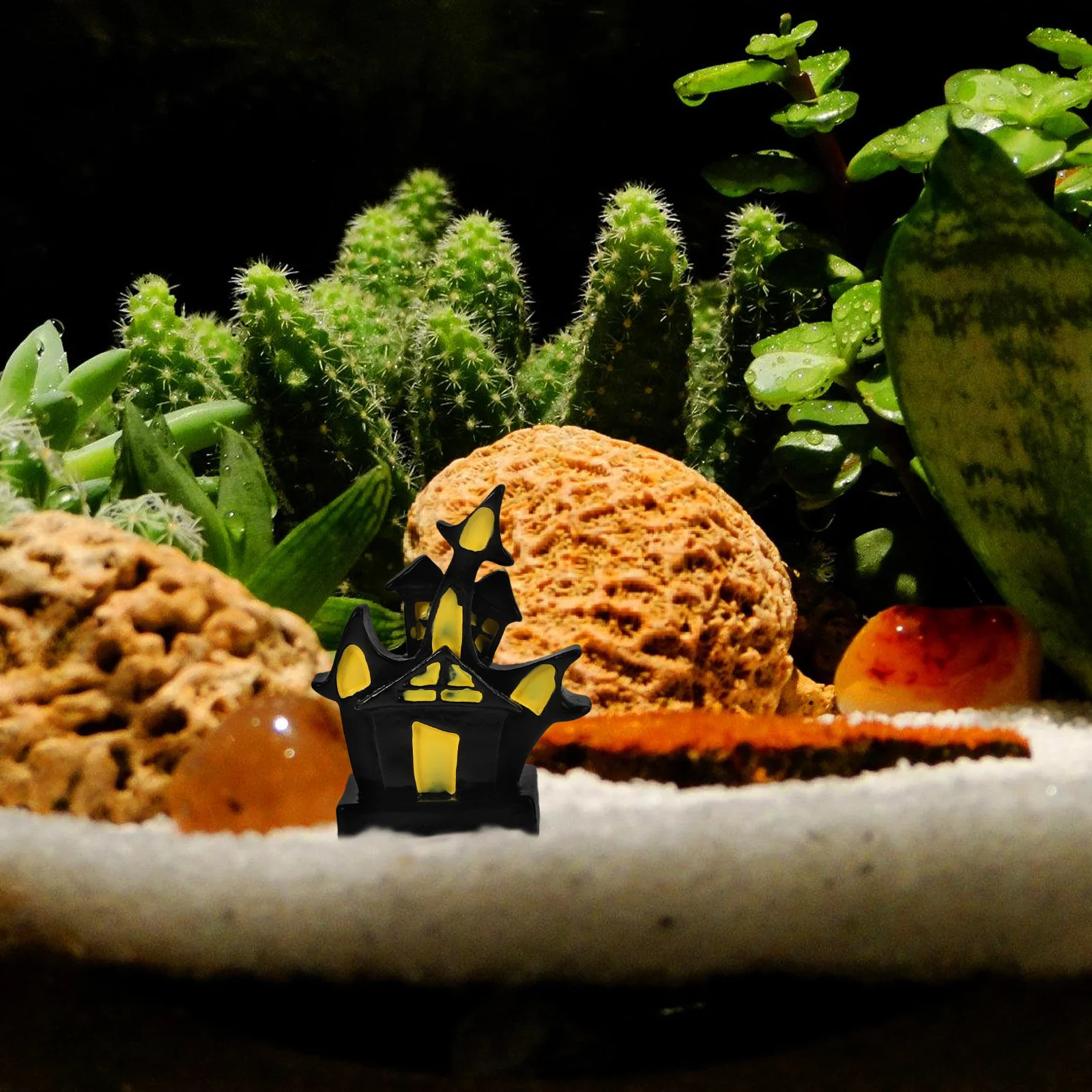 

3Pcs Mini Resin Castle Halloween Aquarium Decor Fish Tank Decoration Durable Shrimp Shelter Fish Hideout Underwater Landscape