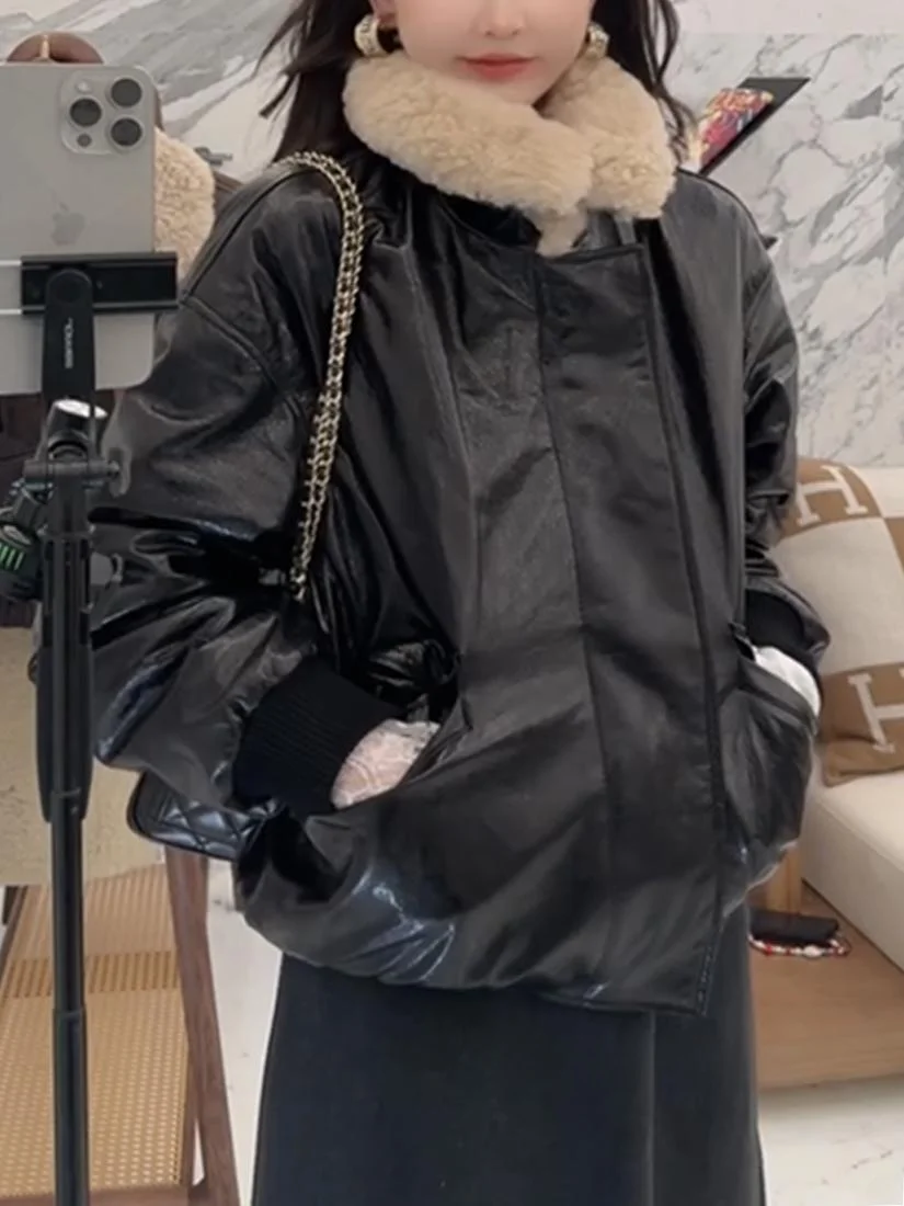 Chen Tai Jaet de cuero genuino para mujer, abrigo cálido de longitud media con cuello de piel de cordero y béisbol relleno de algodón