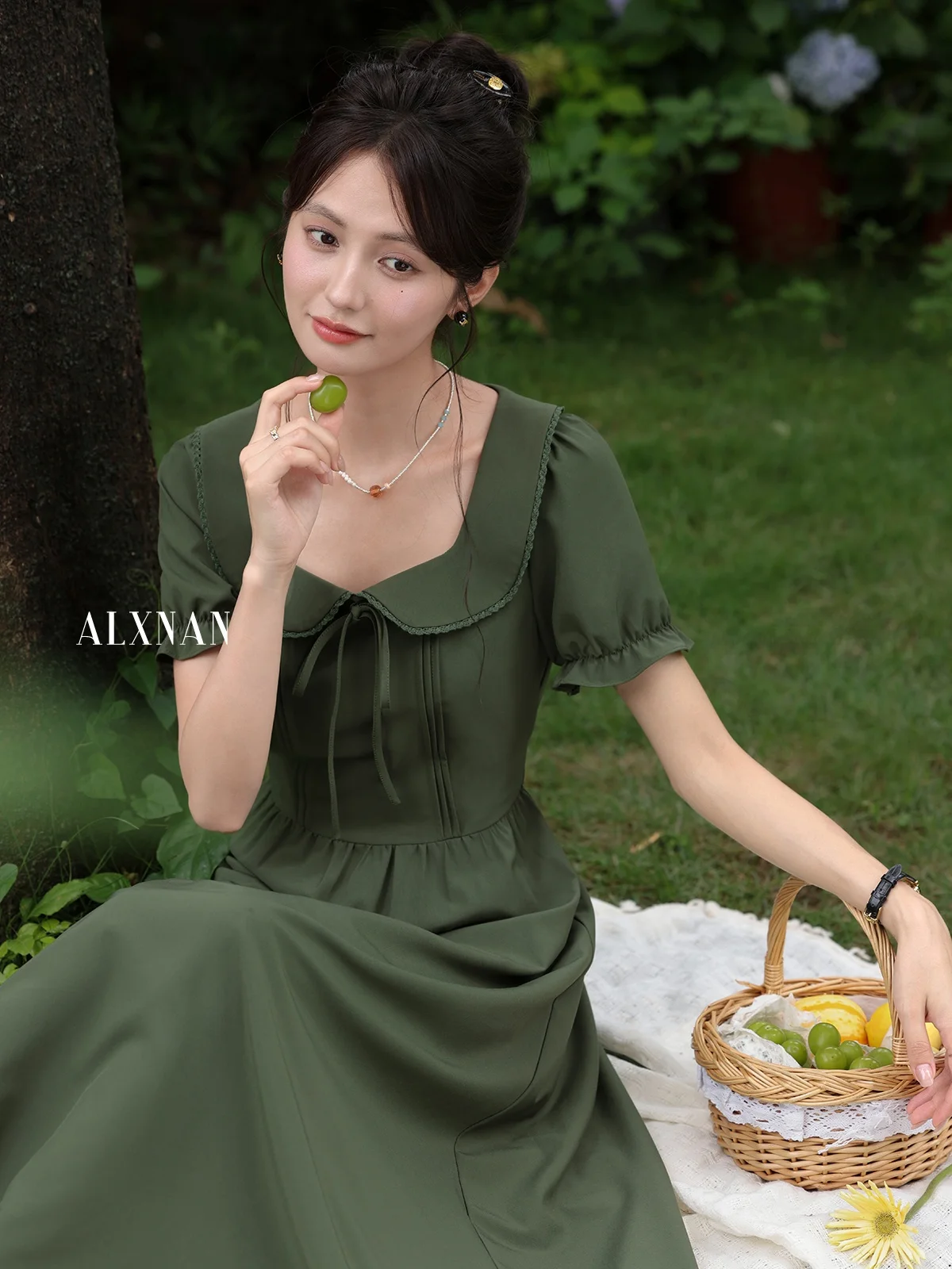 

Новинка от Лю Сянь Нан: Модное женское летнее платье с квадратным вырезом и эффектом утягивания талии