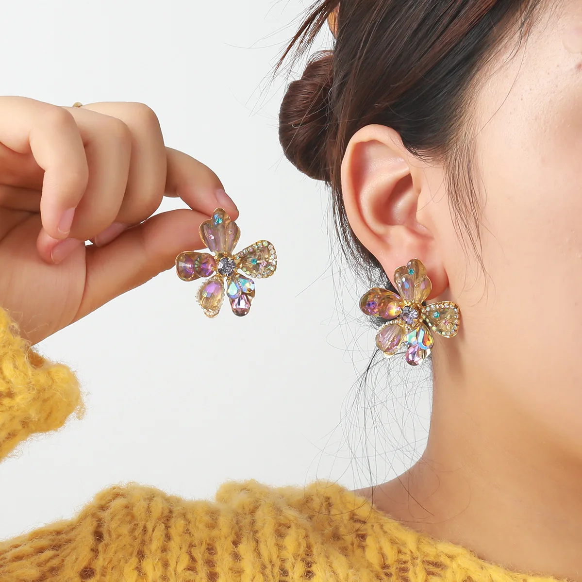 Korean version of silver needle niche light luxury design high-end earrings fashionable female crystal zircon full of diamonds f