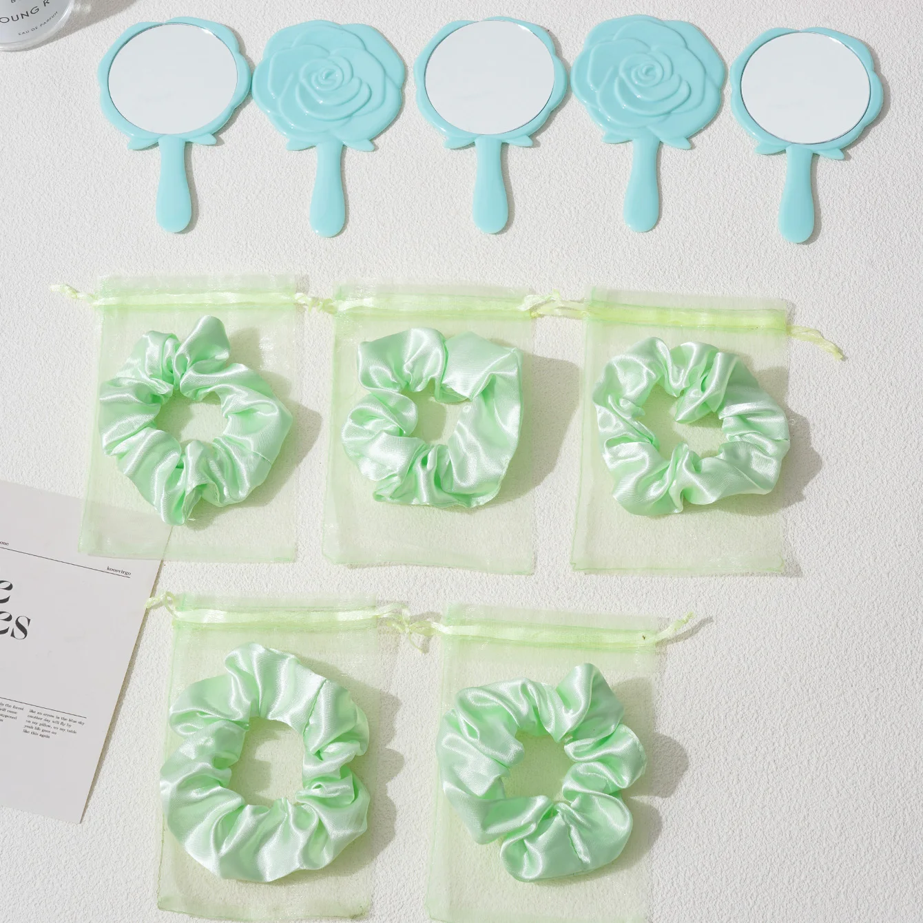 Ensemble de chouchou pour miroirs à main, 15 pièces, avec sac de rangement, miroir de vanité de voyage Portable, outils de beauté pour cadeaux de demoiselle d'honneur