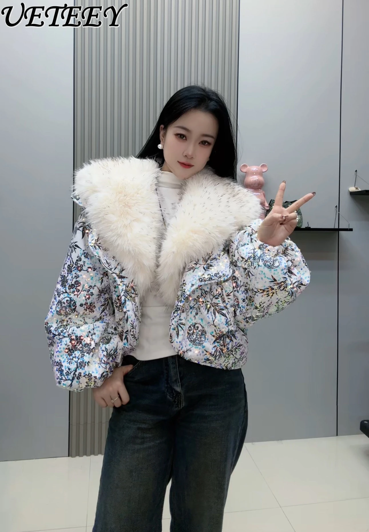 

Winter New Heavy Sequin Sparkling Short Coat with Large Fur Collar Lantern Sleeve Fashion Thickened Warm Jacket for Women