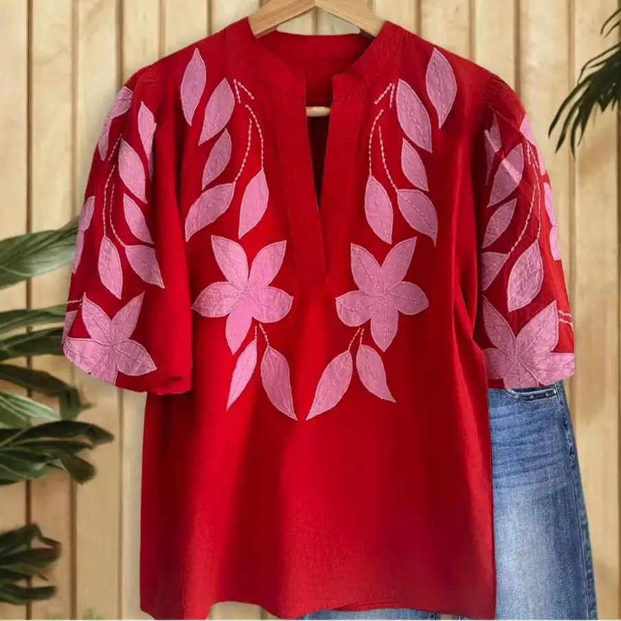 

Women's Patchwork Embroidered irt Floral Pattern ort Sve Polyester Fabric Faionable Spring Season Regular Fit Blouse