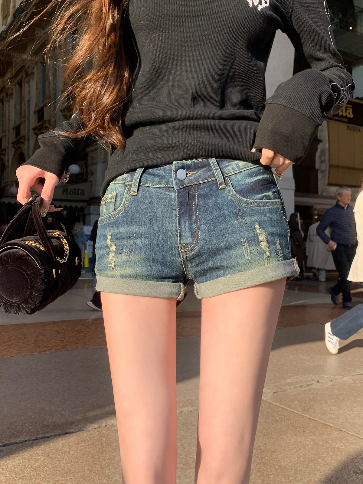 

Джинсы Lanlan's Wardrobe: модные, летние, хлопковые, облегающие, с дырками и стразами, в двух цветах