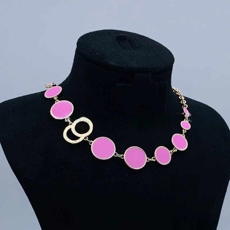 2025 قلادة جديدة عتيقة على شكل حرف خماسي مناسبة للاستخدام اليومي