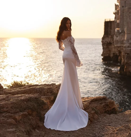 Personalizza su misure Abito da sposa Sweetheart Manica lunga Sirena Abiti da sposa Applicazioni in pizzo Elegante raso с iyoдебное