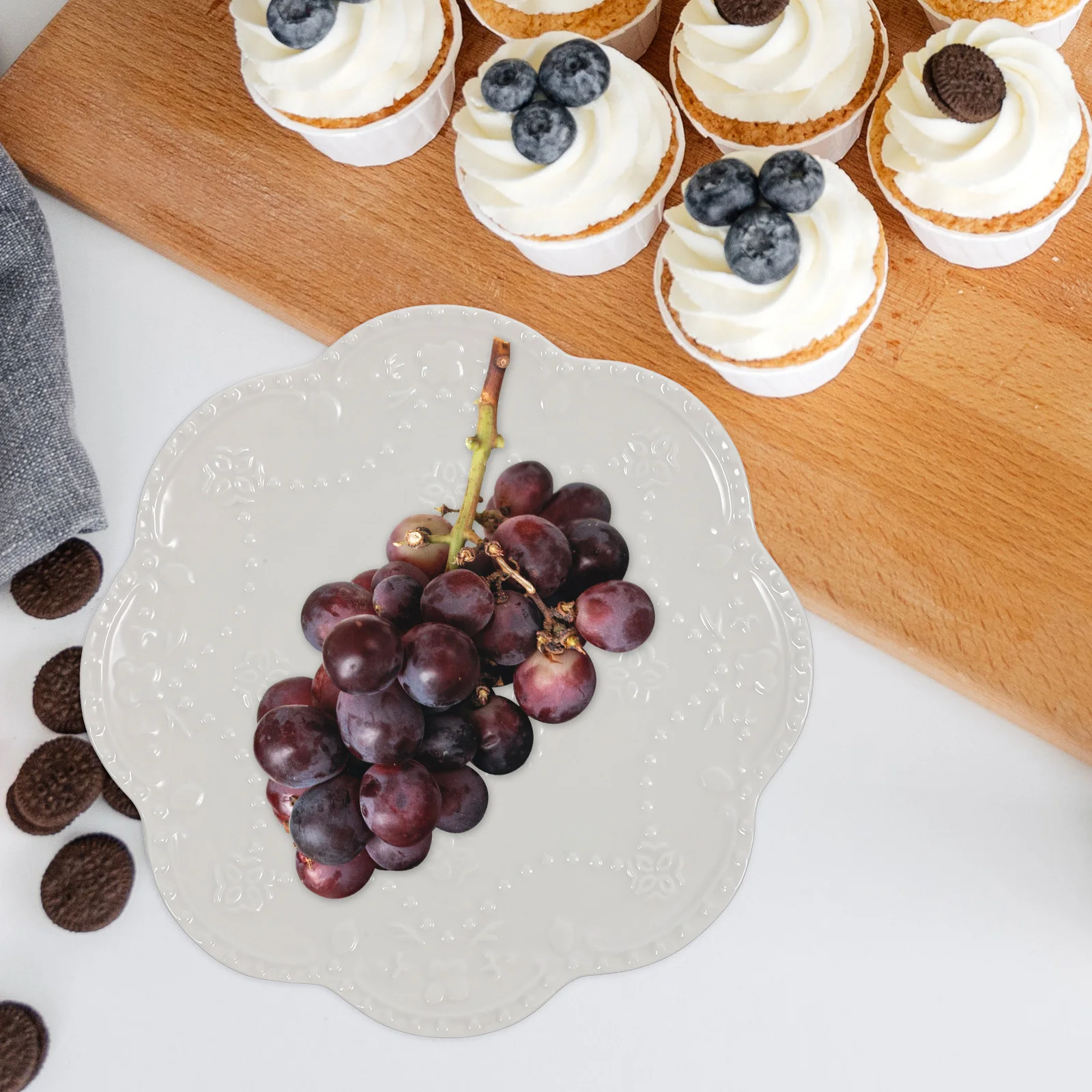 

Ceramic Pressed Pattern Rimmed Plate Simple Elegant Design Multi-Use for Steak Fruit Dessert Serving Home Restaurant Bar Ktv