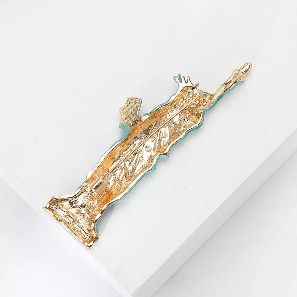Statue of Liberty Enamel Brooch Creative Zinc Alloy Pin for Clothing Bags Men Women Unique Vintage Souvenir Accessory New York