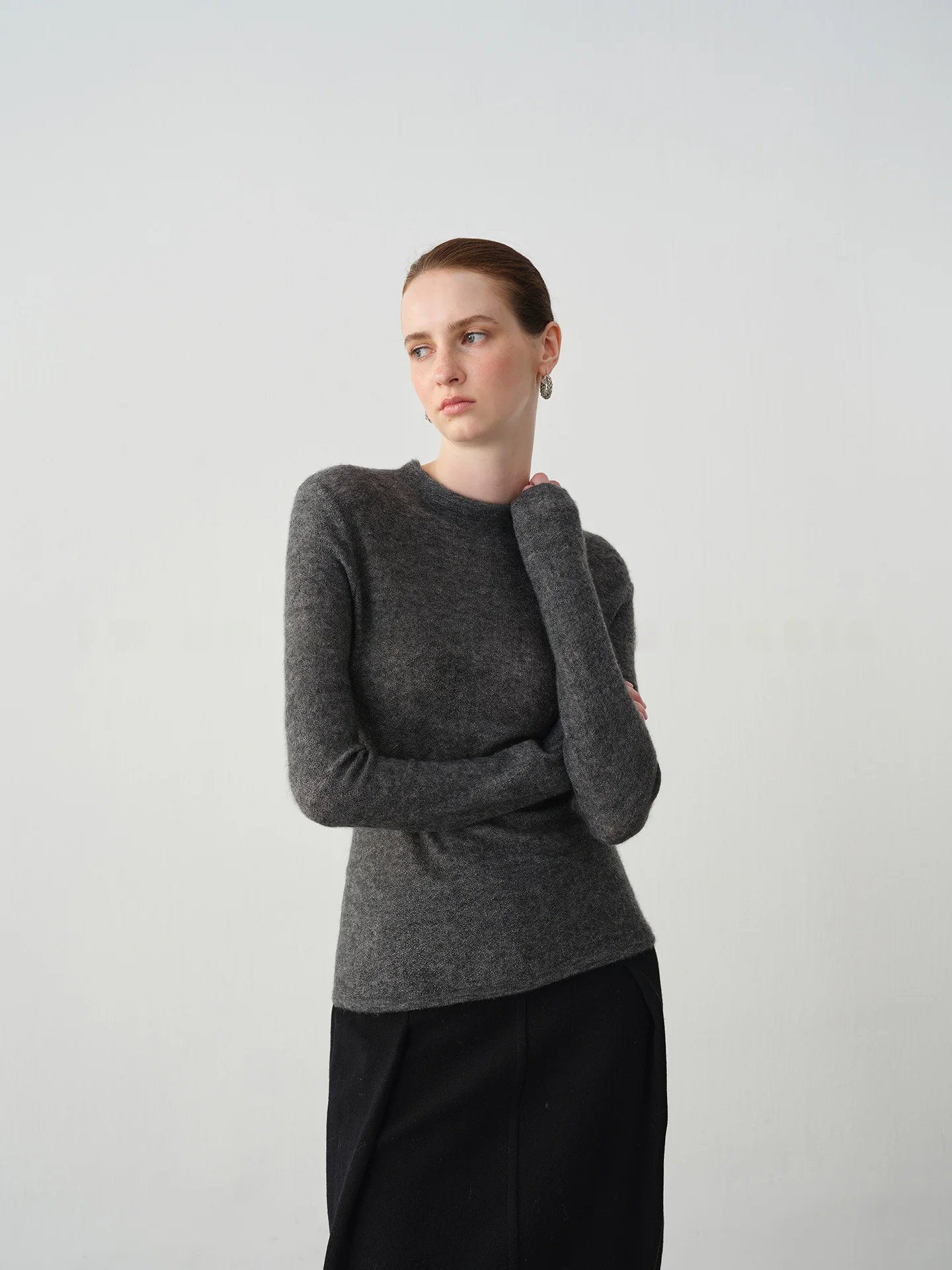 

CHICJANE Camere Wool Silk Air Knitwear Gold Ratio Sensation Casual Fit Long Sve round Ne Women's Faion Premium Knit Top